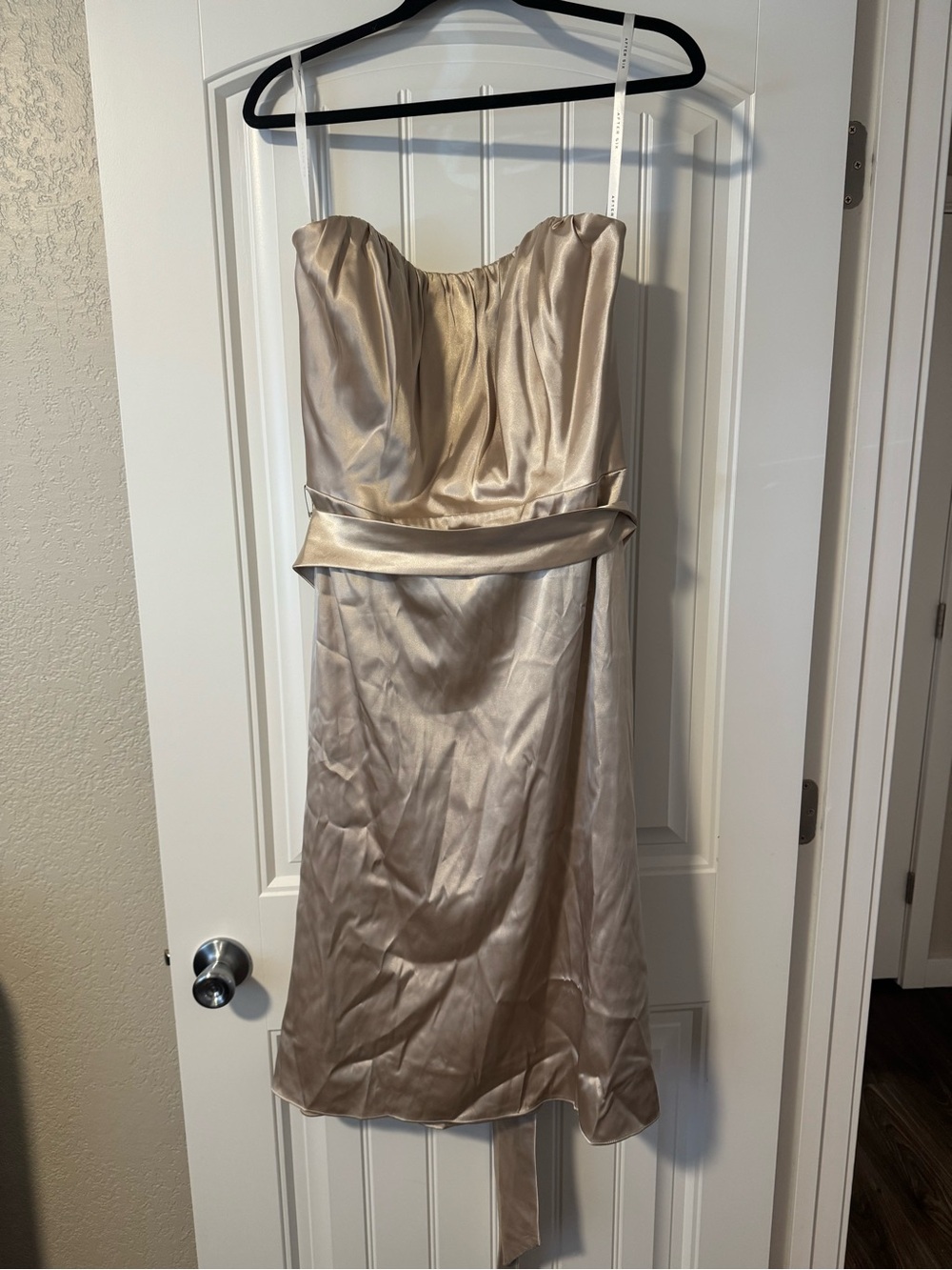 Elegant Satin Strapless Bridesmaid Dress in Champagne